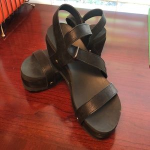 Black wedge sandal NEW